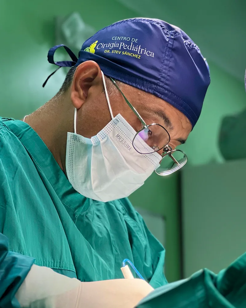 Dr. Stev Sánchez